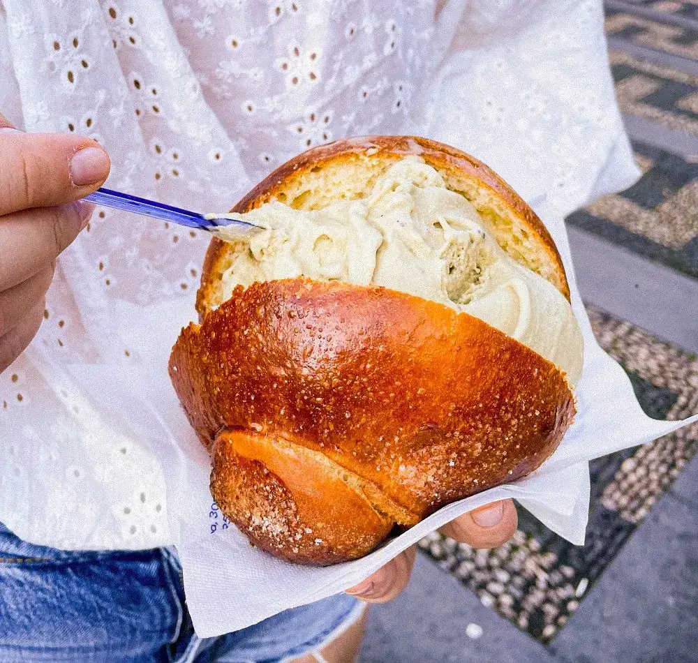 Smaczne miejsca w Katanii: Gdzie zjeść pyszne dania sycylijskie