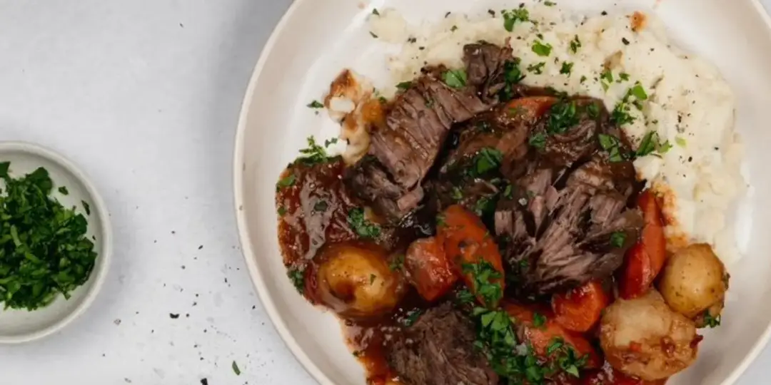 Jak uzyskać soczystą wołowinę pieczoną - sekrety idealnego pieczenia