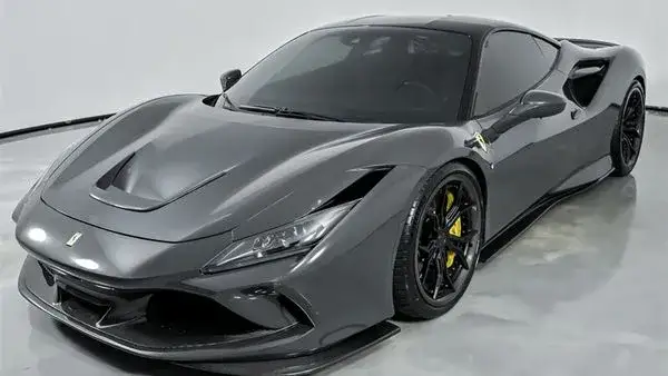 Ile kosztuje ferrari f8 tributo? Ceny nowych i używanych modeli