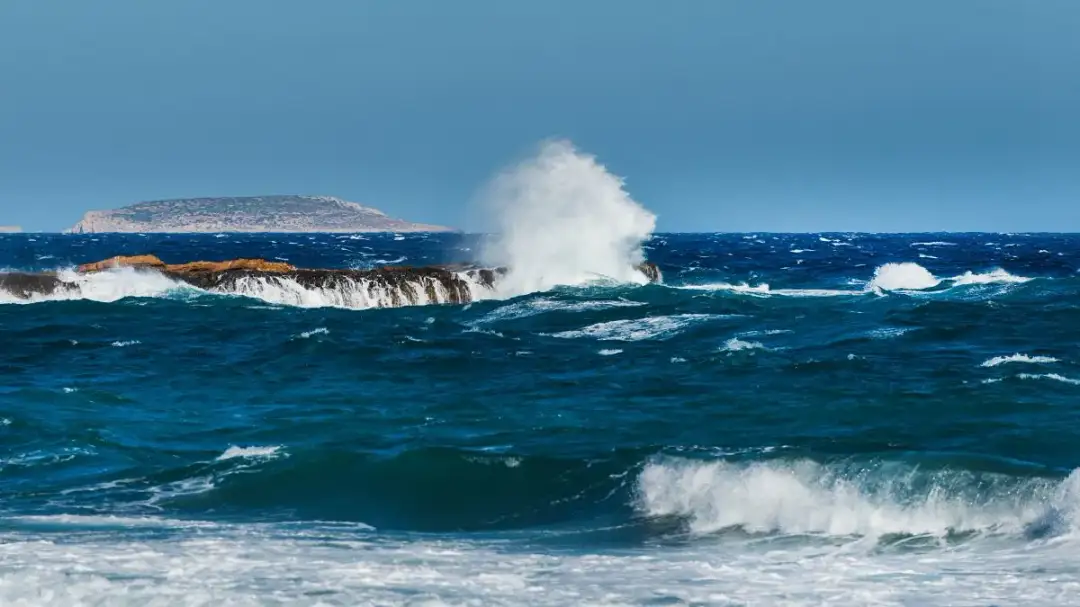 Co to jest morze? Poznaj jego cechy i różnice z oceanem