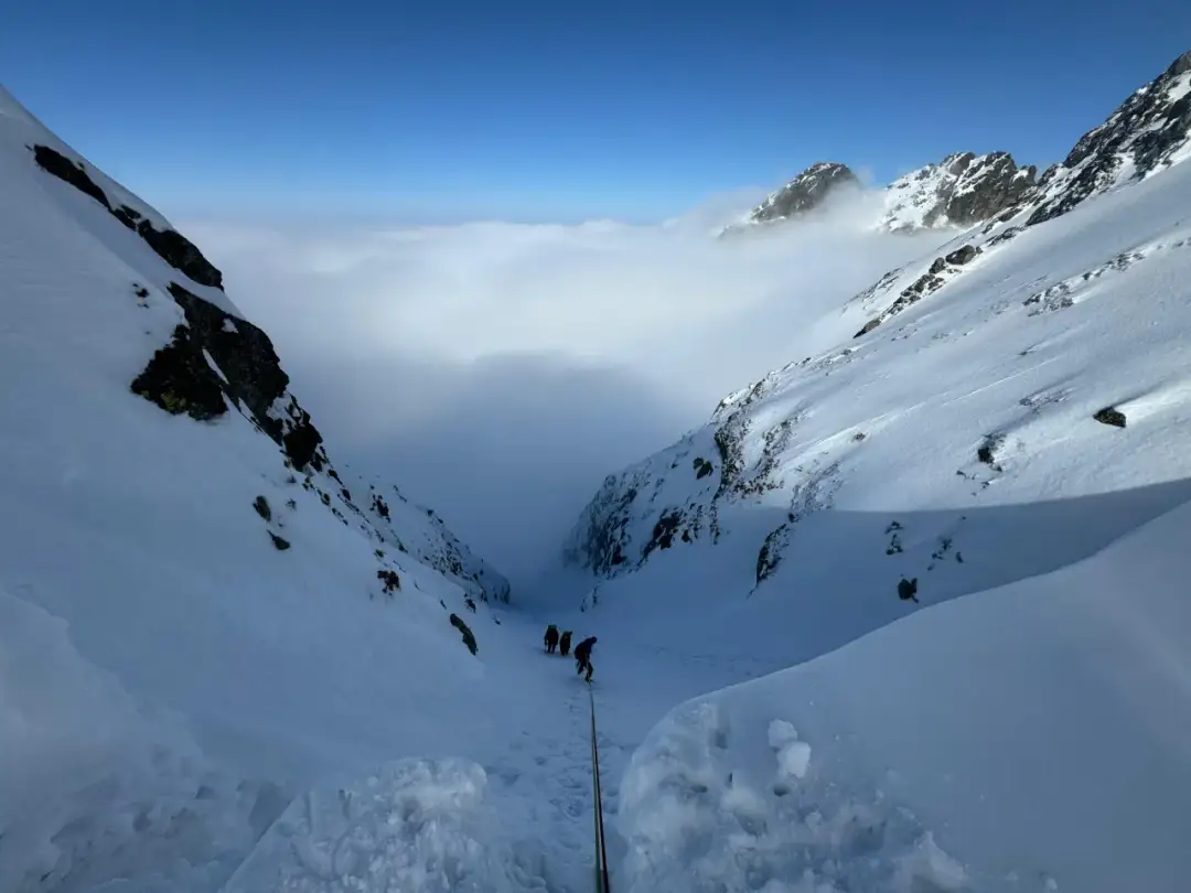 Zimowe Tatry: Jak bezpiecznie wybrać szlak? Porady eksperta