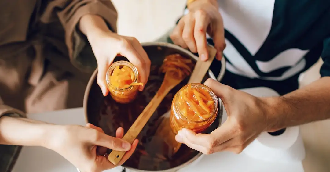 Przepisy na pyszne domowe powidła z jabłek - owoce z Twojego ogrodu