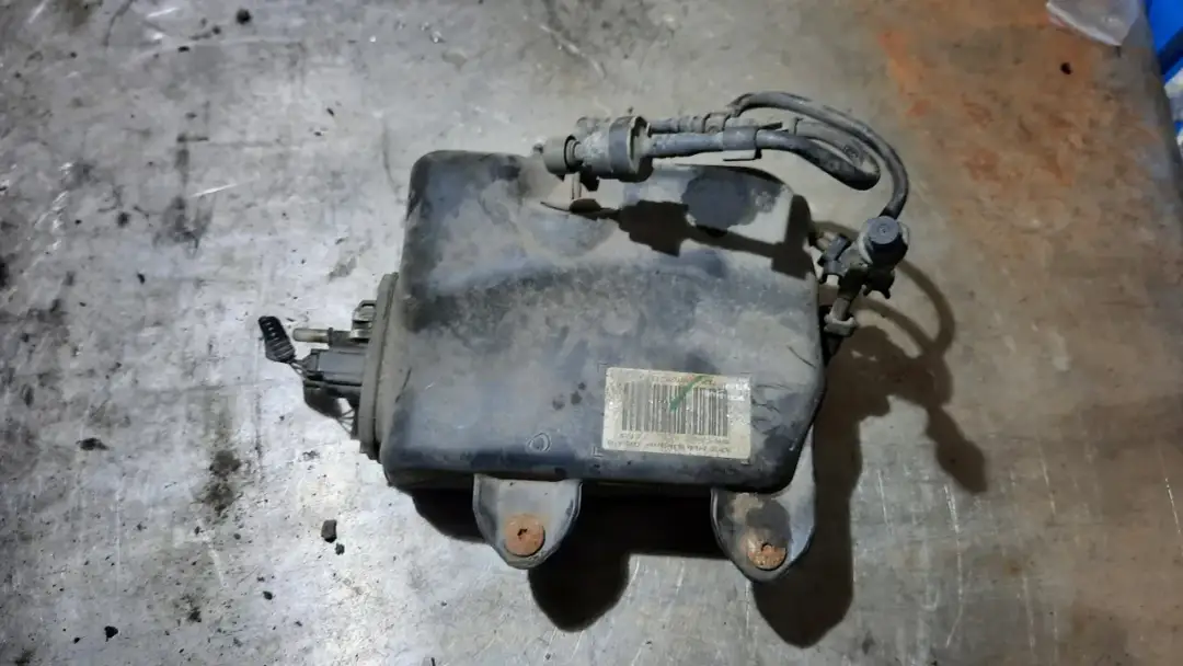 Gdzie jest zbiornik płynu DPF w Volvo V50? Uniknij problemów z silnikiem