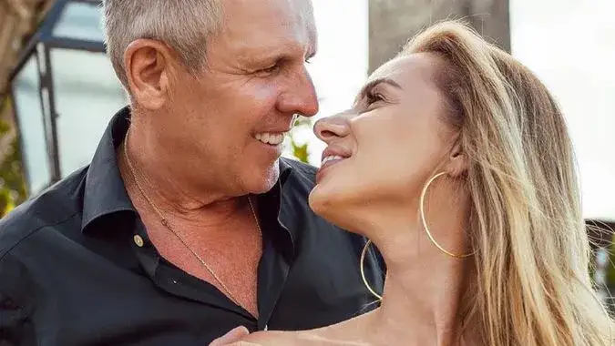 Ile lat ma mąż Izabeli Janachowskiej? Zaskakująca prawda o Krzysztofie