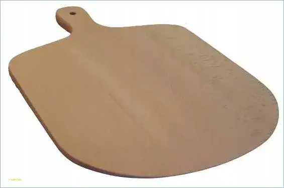 Łopata do pizzy drewniana czy metalowa – co wybrać, aby nie żałować?