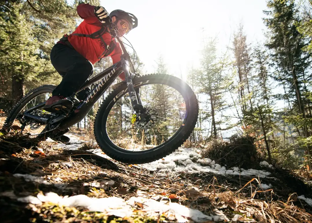 Ile kalorii spalisz podczas godziny na rowerze? Sprawdź teraz!