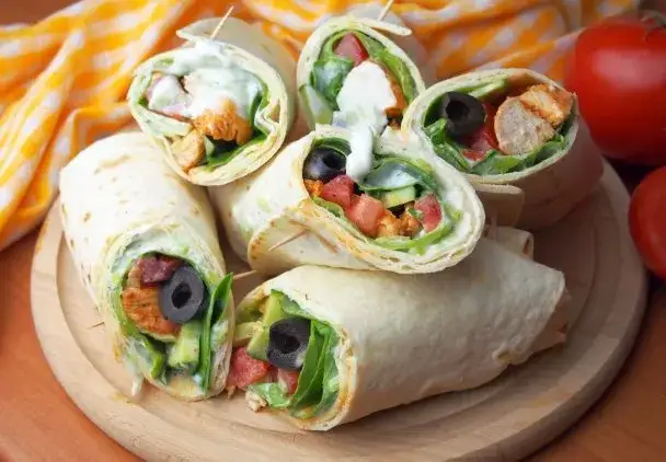 Tortilla z fetą - przepis na pyszne i szybkie danie greckie