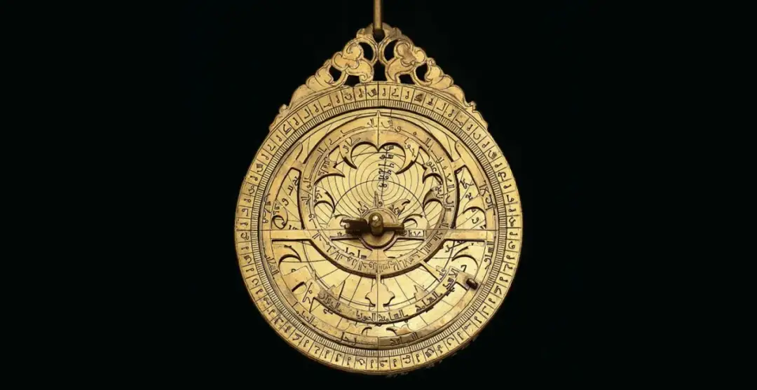 Jak astrolabium i kompas zmieniają nawigację i astronomię?