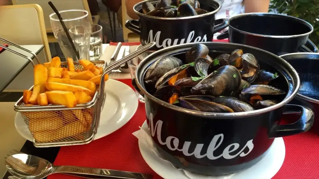 Co zjeść w Nicei? Odkryj najlepsze lokalne smaki i potrawy