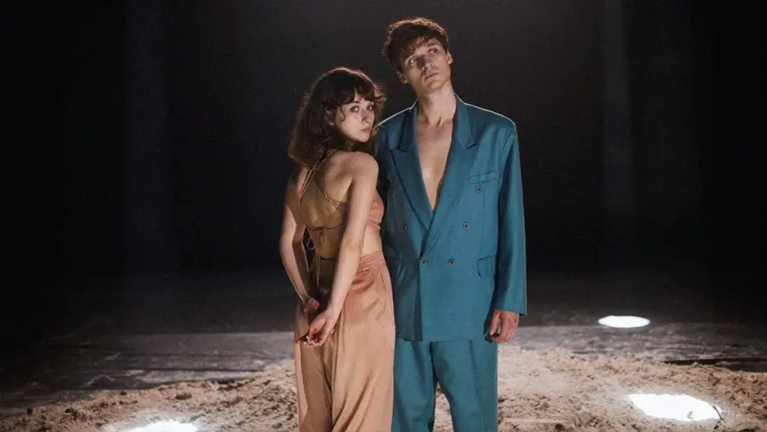 Zespół Kwiat Jabłoni: Jak utalentowane rodzeństwo podbija scenę?