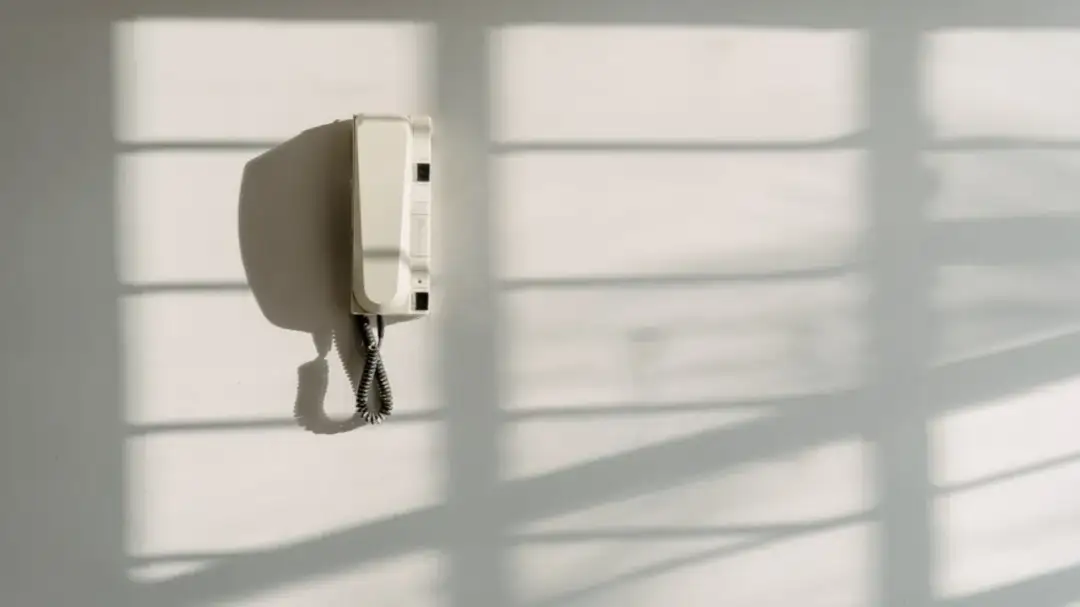 Jak podłączyć domofon w bloku 5 żyłowy - uniknij najczęstszych błędów