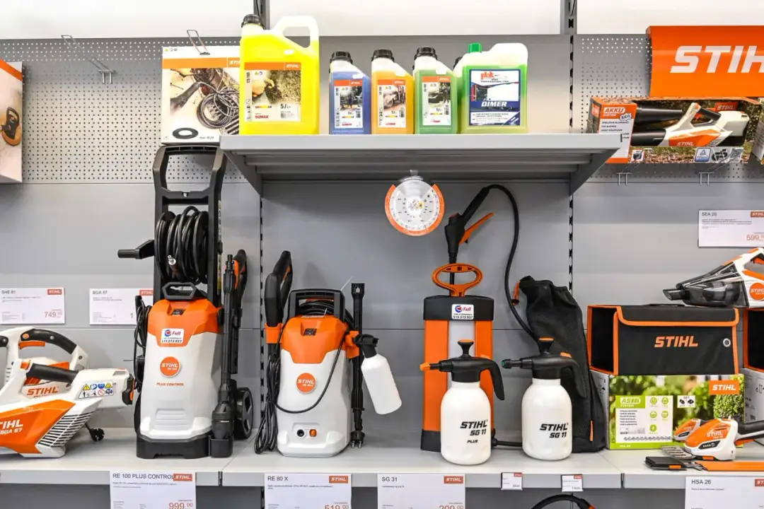 Kosa Stihl zabawka: Na baterie czy akumulator? Wybierz mądrze!