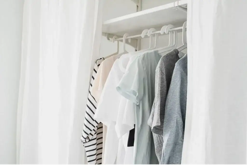 Co zamiast drzwiczek do szafki? 7 kreatywnych alternatyw