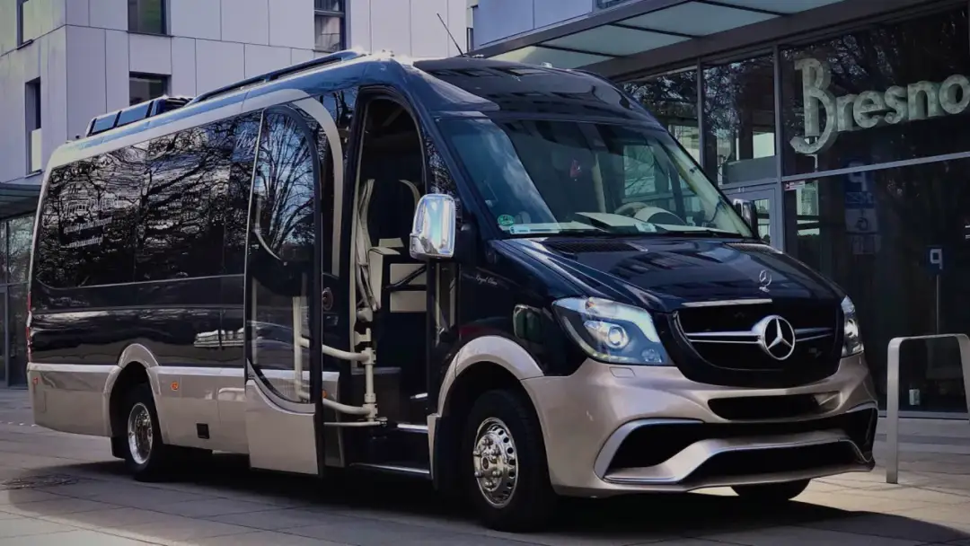 Bus 20-osobowy: Ile za km? Poznaj ceny i uniknij ukrytych opłat.