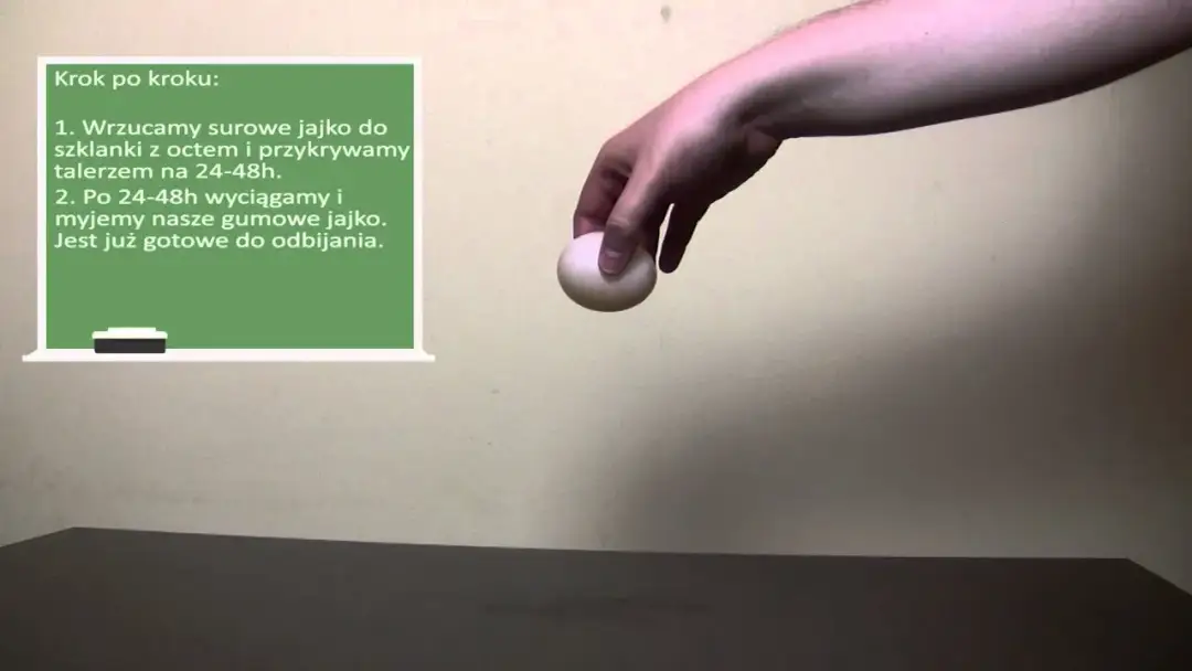 Gumowe jajko: prosty eksperyment chemiczny dla dzieci w domu