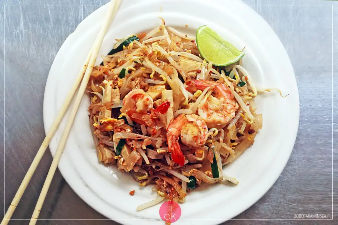 Pad Thai z wieprzowiną: Odkryj sekret tajskiego smaku w domu