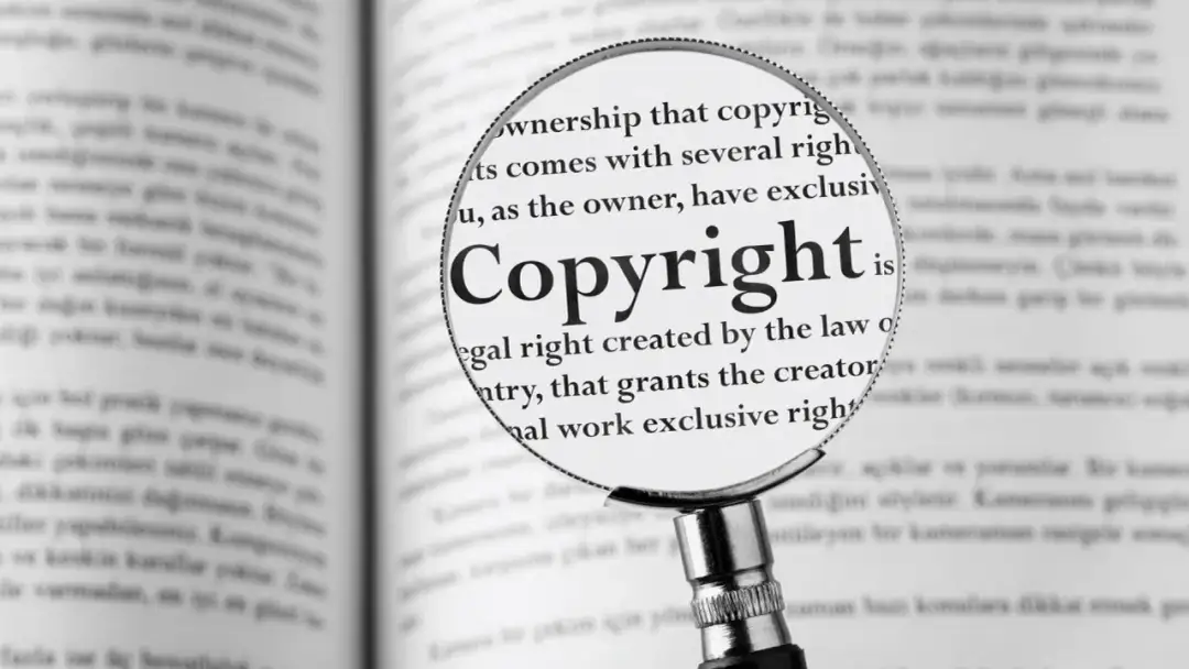 Jak cytować tekst? Zasady, przykłady i błędy.