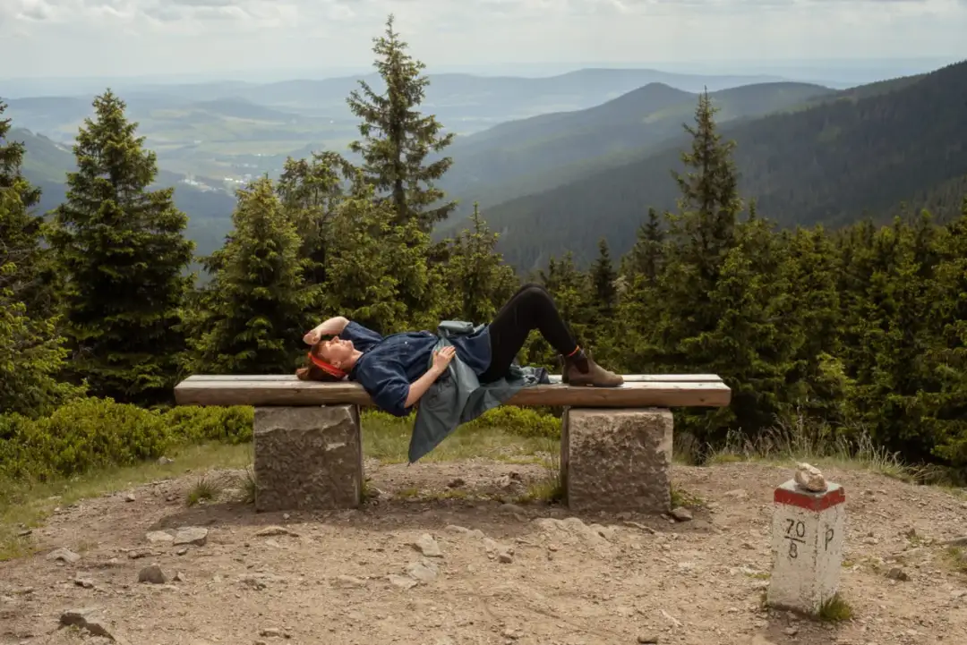 Którym szlakiem na Śnieżnik? Porównanie tras z trudnościami i widokami