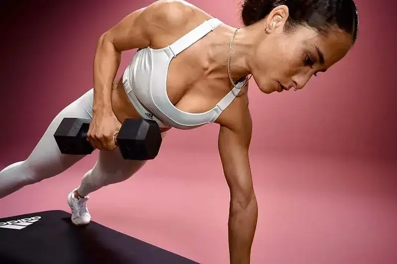 Cómo aumentar la masa muscular en mujeres: beneficios y ejercicios efectivos