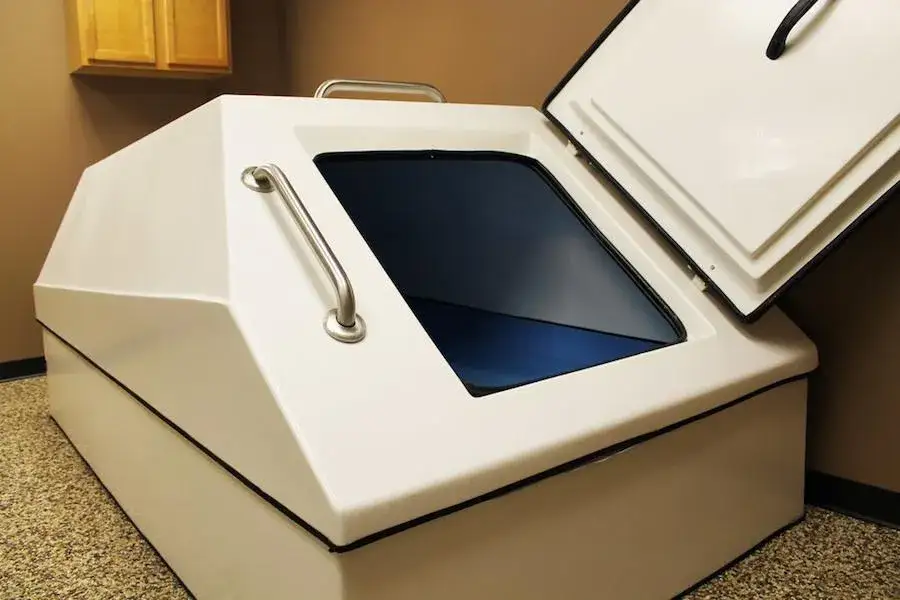 Deprywacja sensoryczna: Jak uniknąć stresu i poprawić zdrowie?