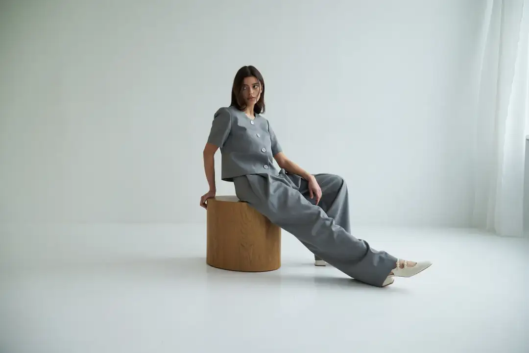 Jak się ubrać na komunię dziecka mama - elegancja i komfort bez zbędnych wydatków