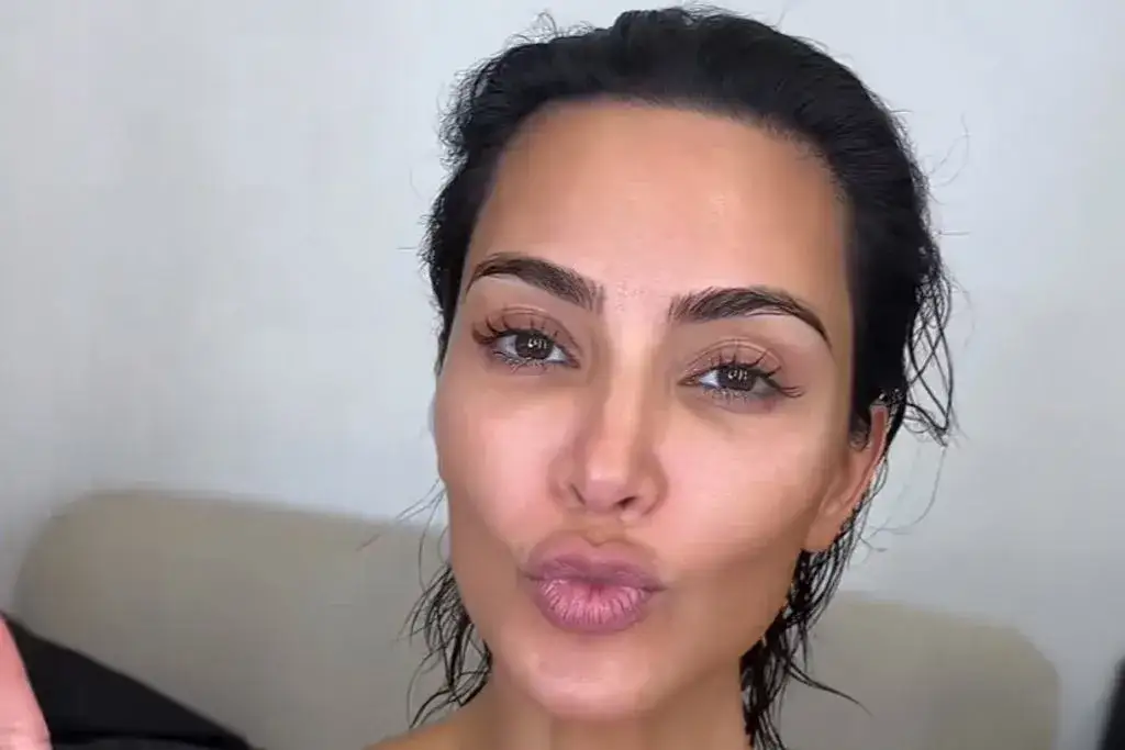 Kim Kardashian bez makijażu – zaskakujące zdjęcia i reakcje fanów