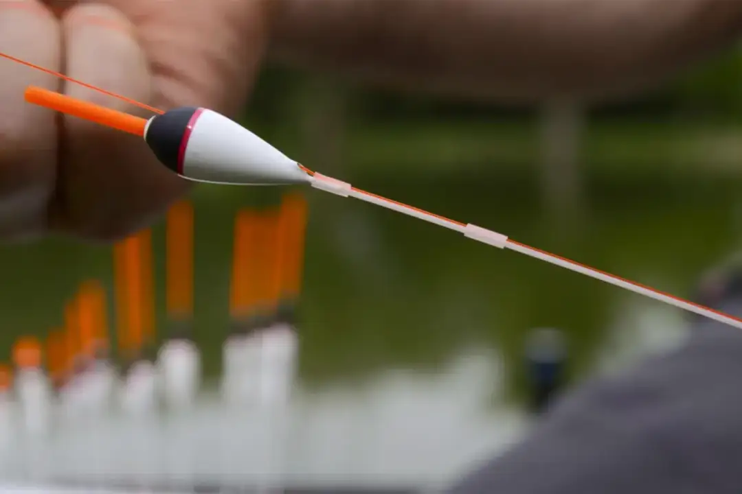 Jak zawiązać spławik - proste kroki, które ułatwią wędkowanie