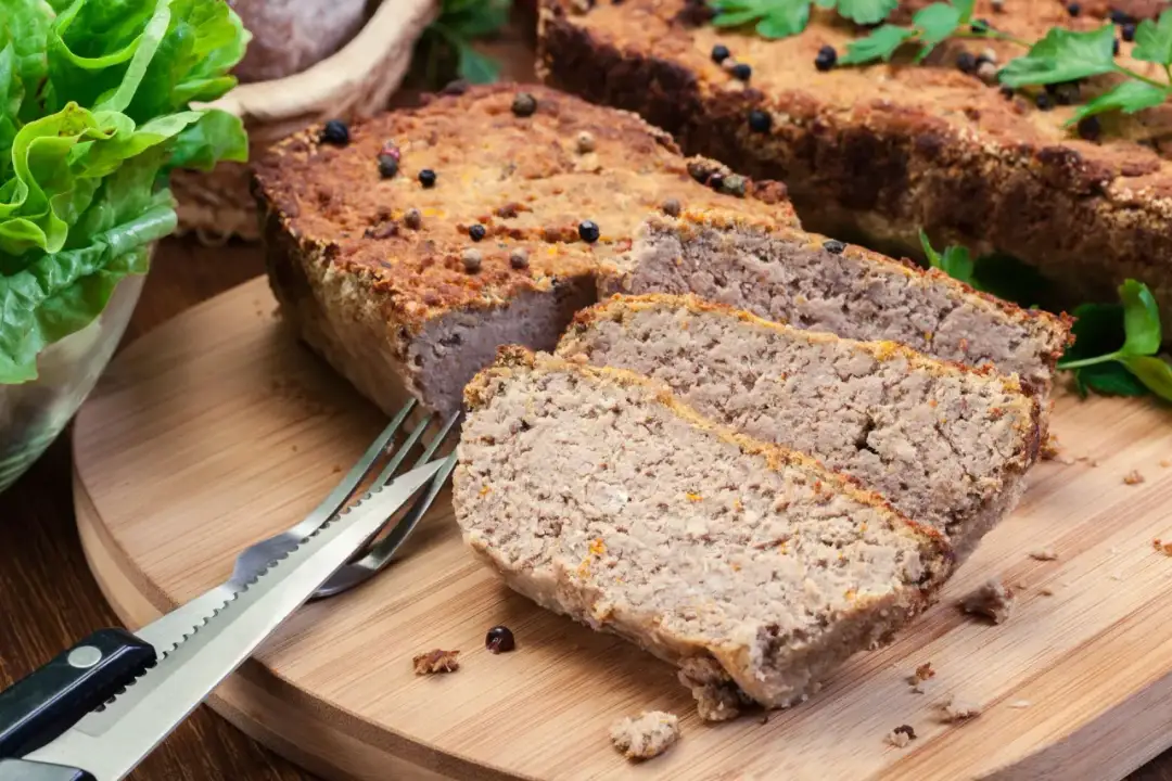 Jak długo i w jakiej temperaturze piec domowy pasztet wieprzowy | Przepis