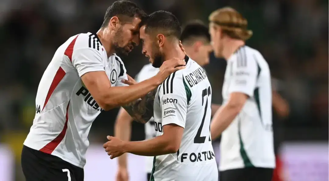 Gdzie obejrzeć mecz Lecha w pucharach? Nie przegap transmisji!