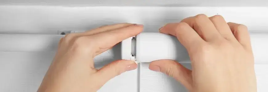 Jak ściągnąć roletę z okna - proste kroki, aby uniknąć uszkodzeń