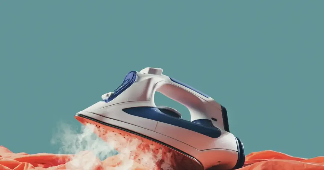 Jak wyczyścić przypalone żelazko ceramiczne i uniknąć zniszczeń