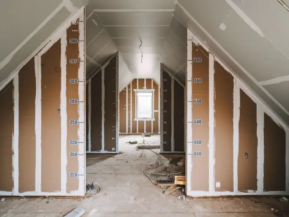 Materiały na ścianki działowe na poddaszu - przewodnik krok po kroku