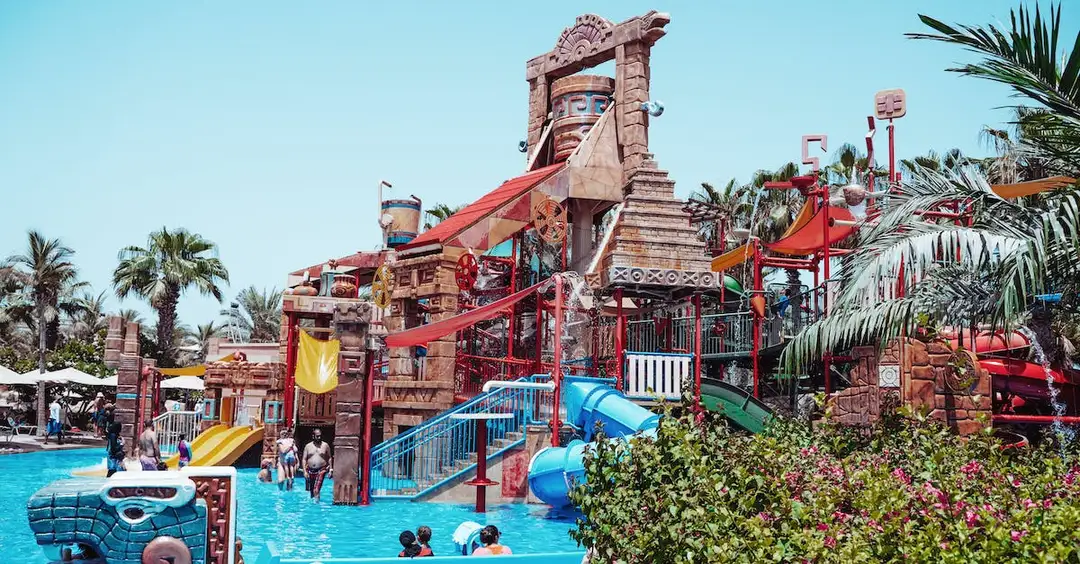  Aquapark we Włoszech - najlepsze parki wodne w 2023 roku