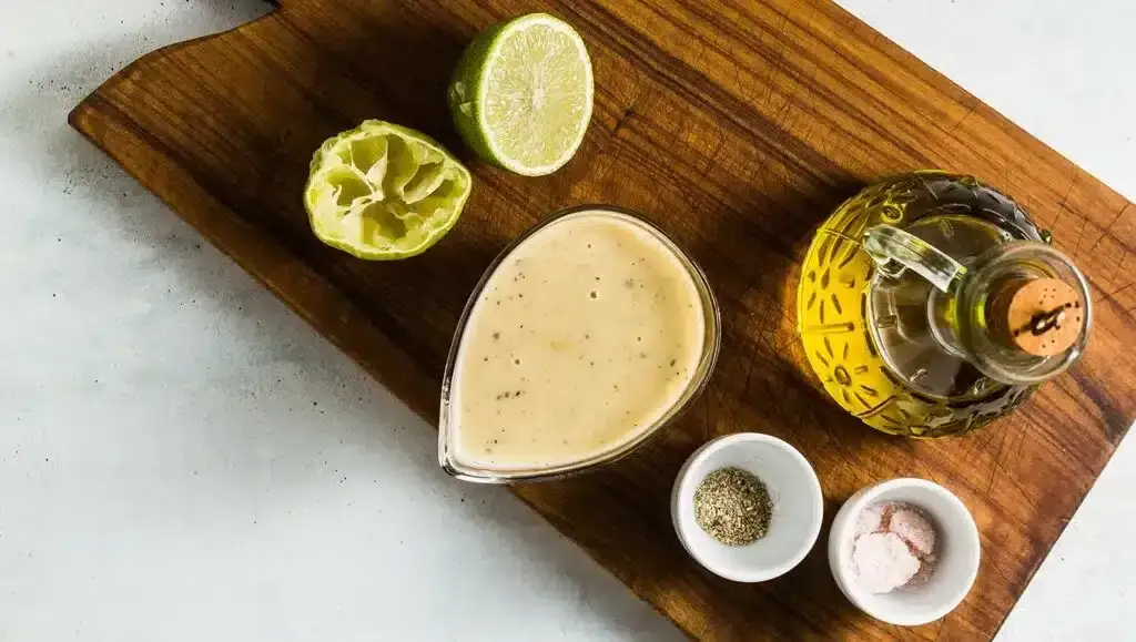 Jak zrobić sos winegret z musztardą, który zachwyci Twoje dania