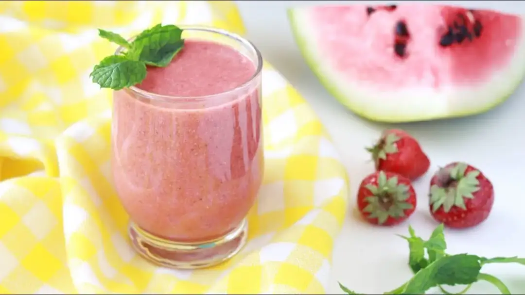 Orzeźwiający koktajl z arbuza i banana, który musisz spróbować latem