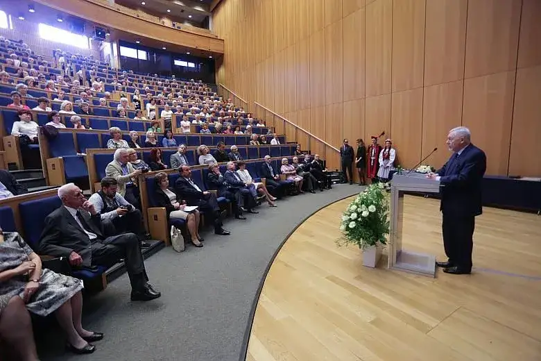 Jagielloński Uniwersytet Trzeciego Wieku - edukacja dla seniorów, która zmienia życie