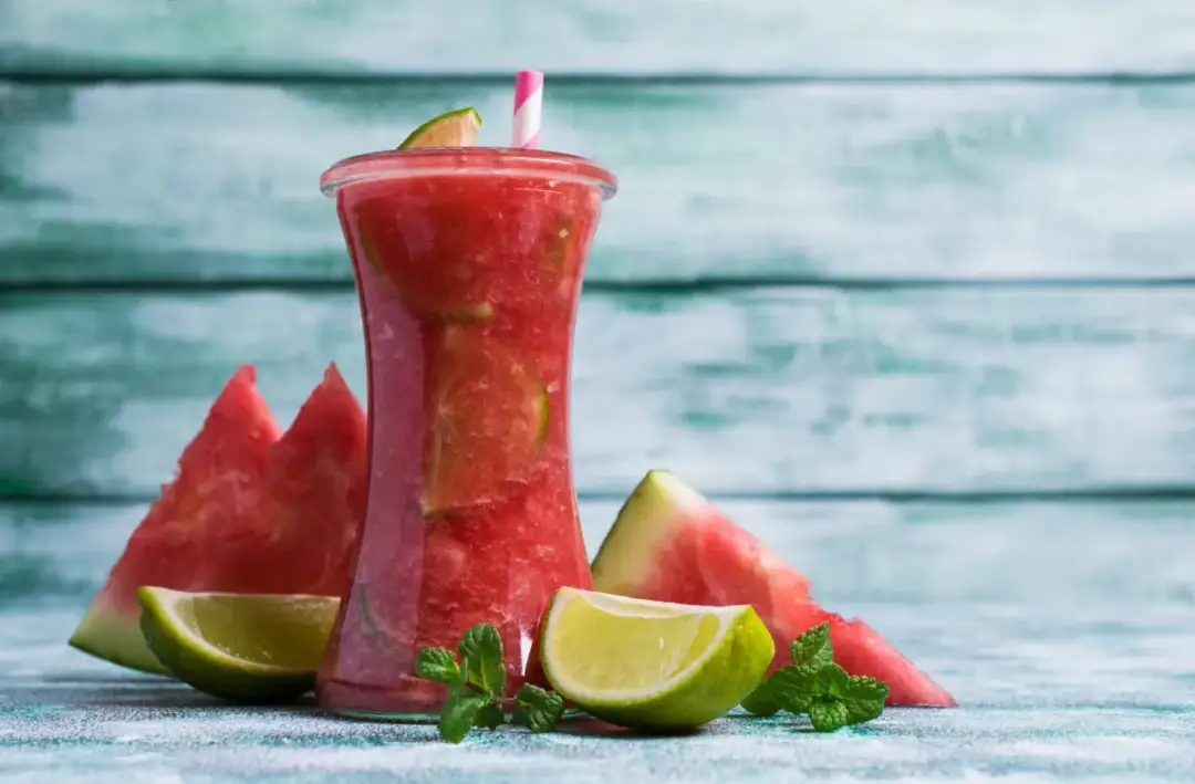 Arbuzowe napoje: Przepisy na lemoniady i drinki w 5 minut!