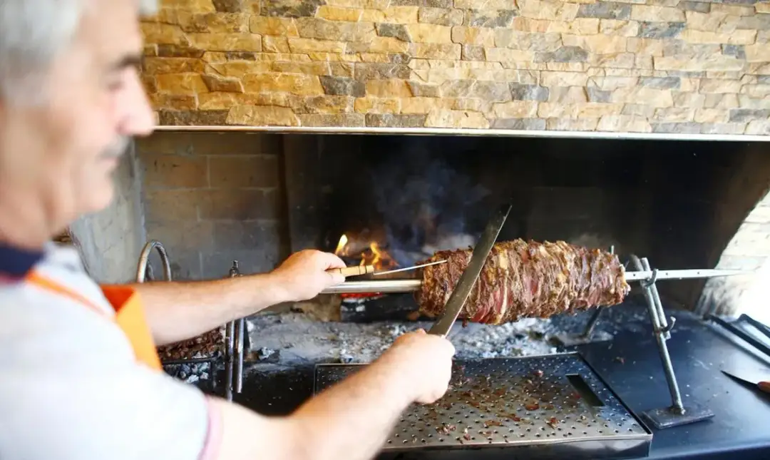 Ile jest kebabów w Polsce? Zaskakująca liczba i ich popularność