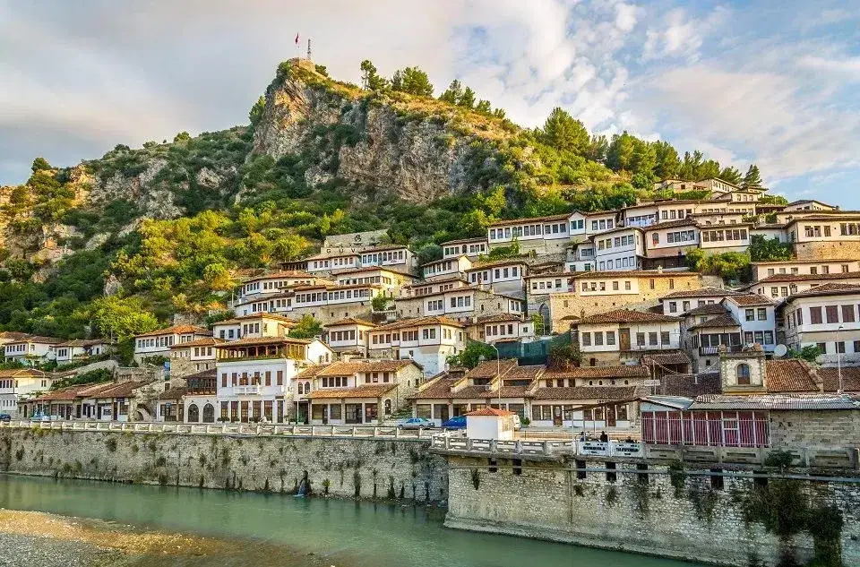 Jaka waluta jest w Albanii? Co musisz wiedzieć przed podróżą