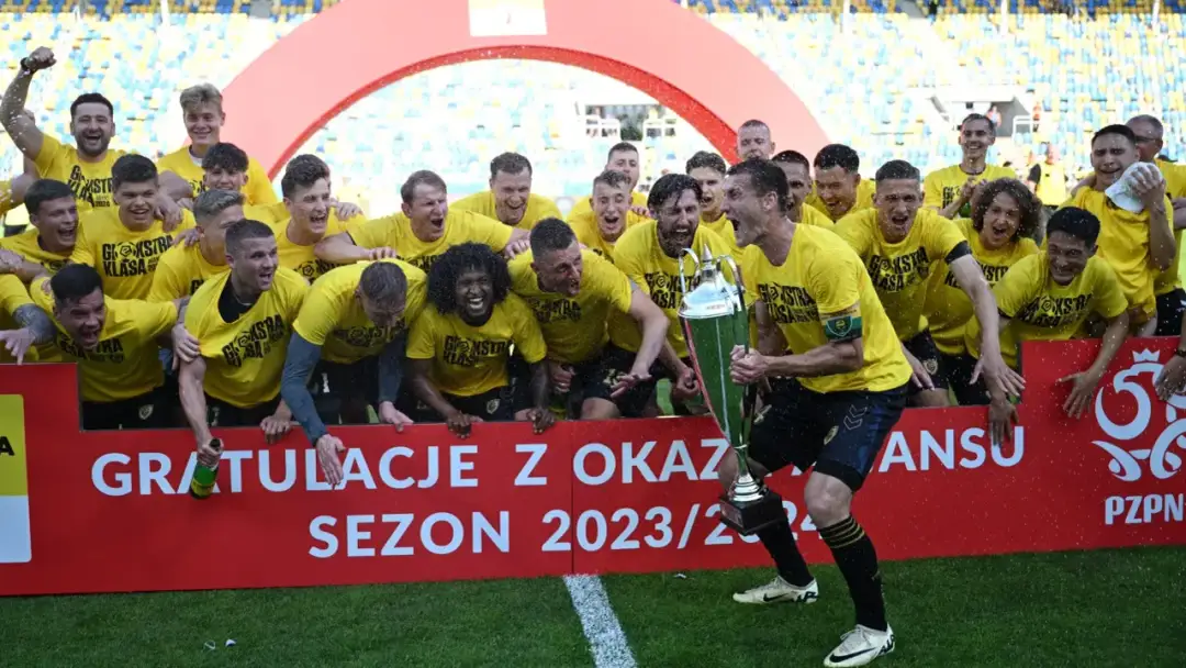 Awans do Ekstraklasy 2025/2026: Kto wchodzi, kto spada?