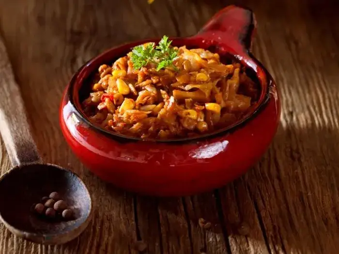 Bigos z kiszonej kapusty z kiełbasą i boczkiem na każdą okazję?