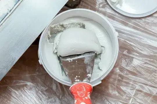 Gładź szpachlowa czy gips - co wybrać, aby uniknąć błędów w wykończeniach?