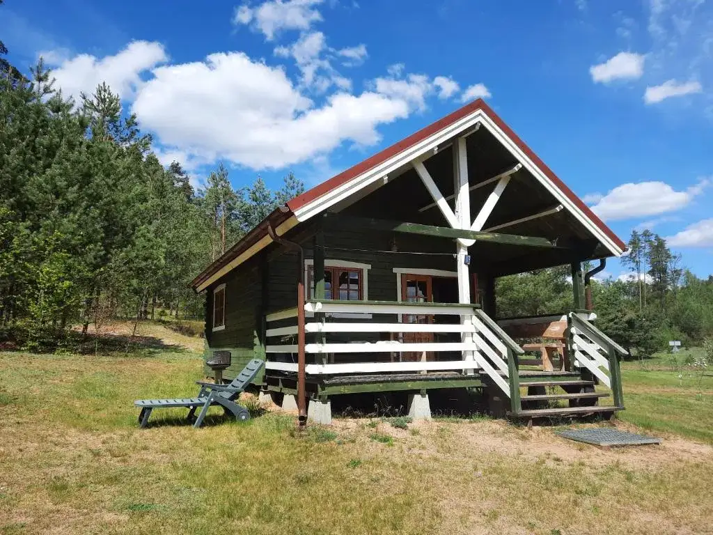 Domek z banią na Kaszubach: Wyjątkowy relaks wśród zieleni