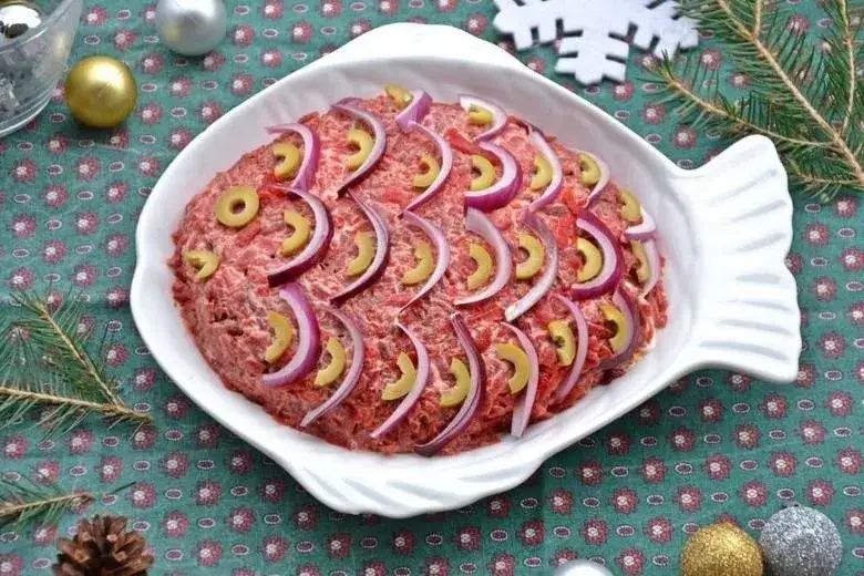 Najlepsze sałatki na wigilię, które zachwycą Twoich gości