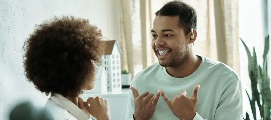 Osoby niesłyszące w odbiorze społecznym: jak zmieniają nasze postrzeganie