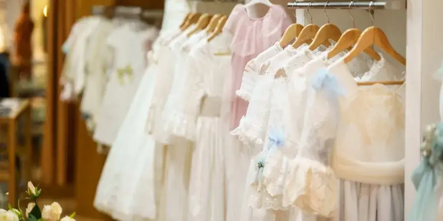 Sennik Biała Suknia Komunijna - Znaczenie i Symbolika