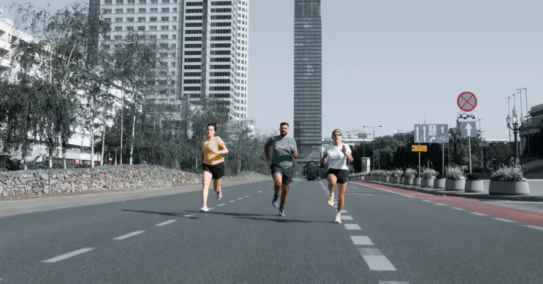 Ile biegać tygodniowo, aby uniknąć kontuzji i osiągnąć cele?