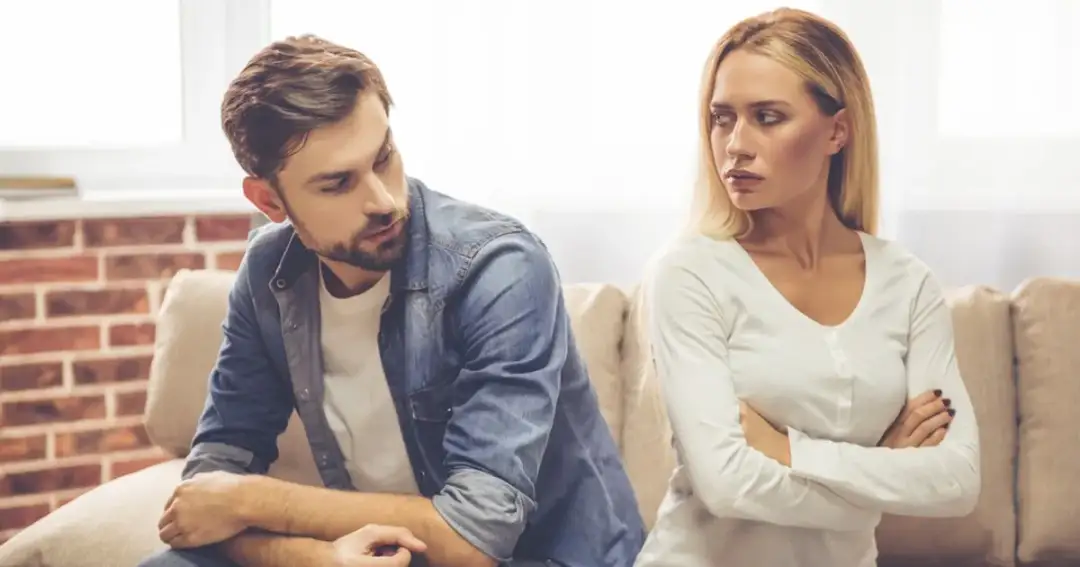 Czego nie robić w związku – unikaj tych błędów, by nie stracić miłości