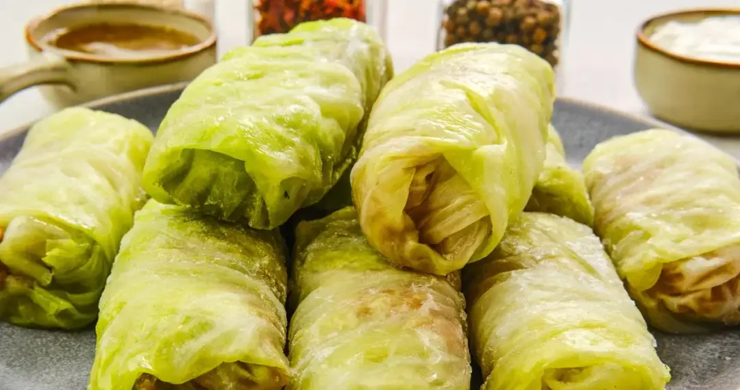 Jak ugotować ryż do gołąbków, aby uniknąć klejenia i błędów