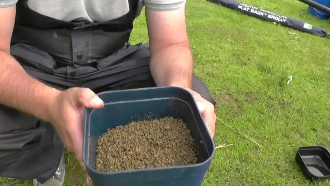 Jak przygotować pellet do metody, aby skutecznie przyciągnąć ryby